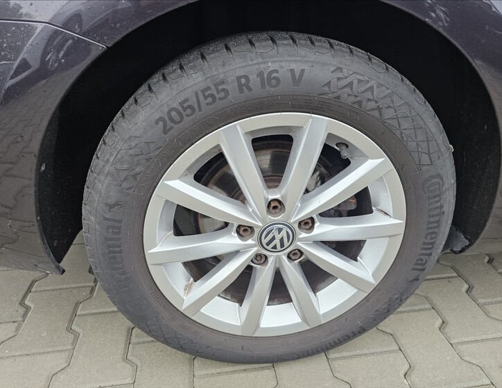 Volkswagen Golf 30