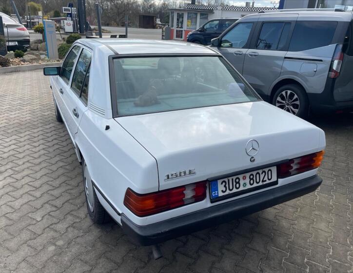 Mercedes-Benz 190 4