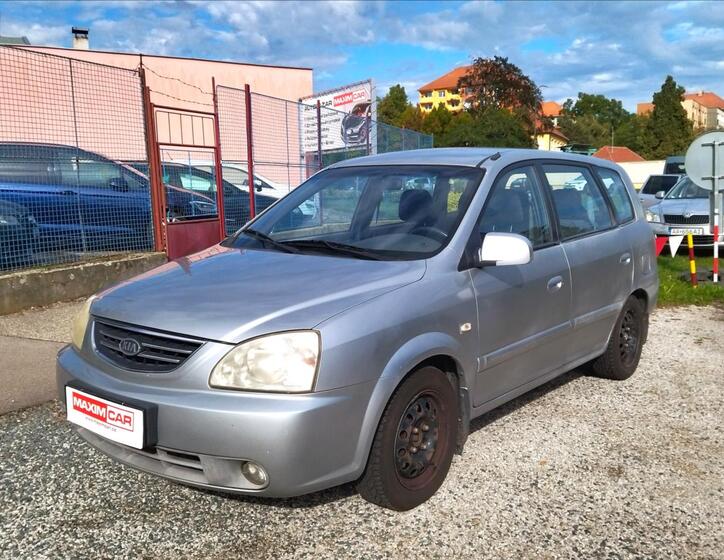 KIA Carens 1