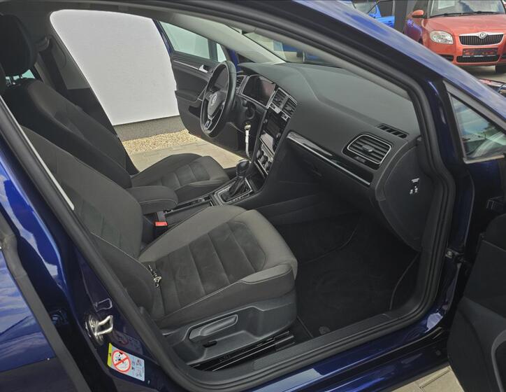 Volkswagen Golf 35