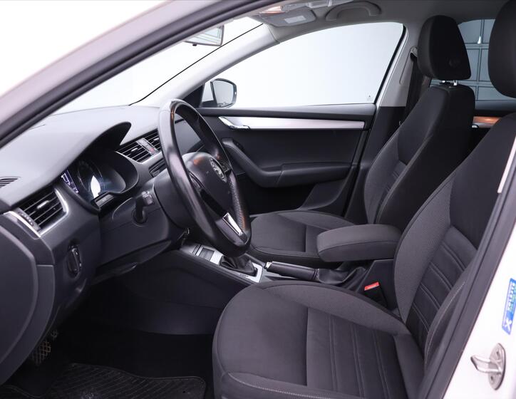Škoda Octavia 10