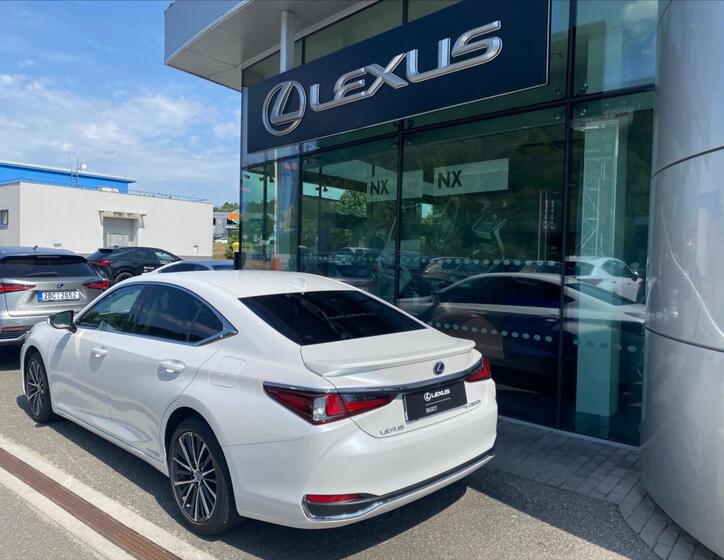 Lexus ES 300h 3