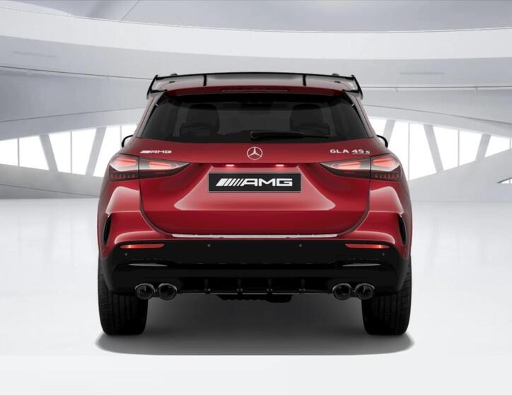 Mercedes-Benz GLA 5