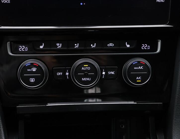 Volkswagen Golf 27