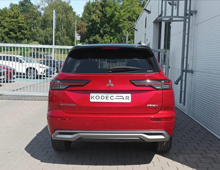 Mitsubishi Outlander 5