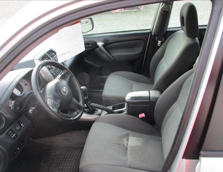 Toyota RAV4 13
