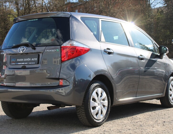 Toyota Verso 5