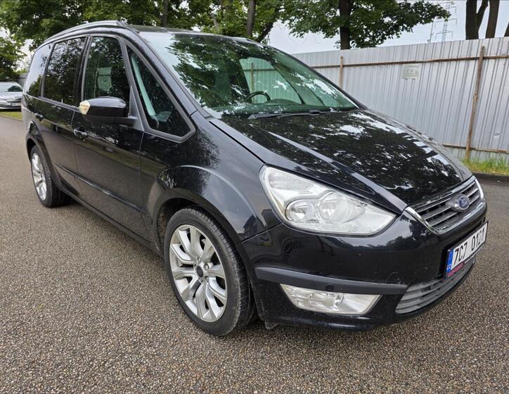 Ford Galaxy 8
