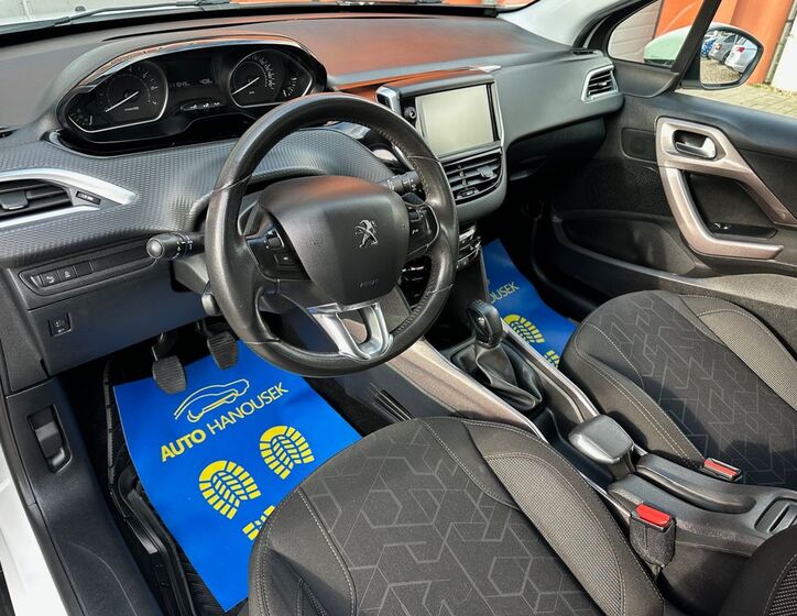 Peugeot 2008 8