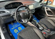 Peugeot 2008 8