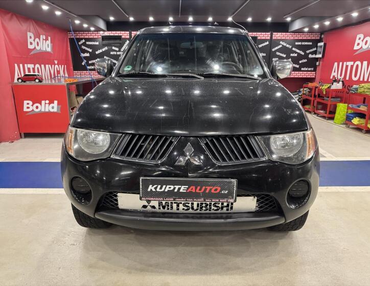 Mitsubishi L200 10