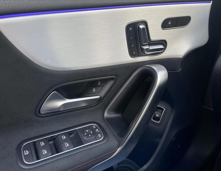 Mercedes-Benz Třídy A 12