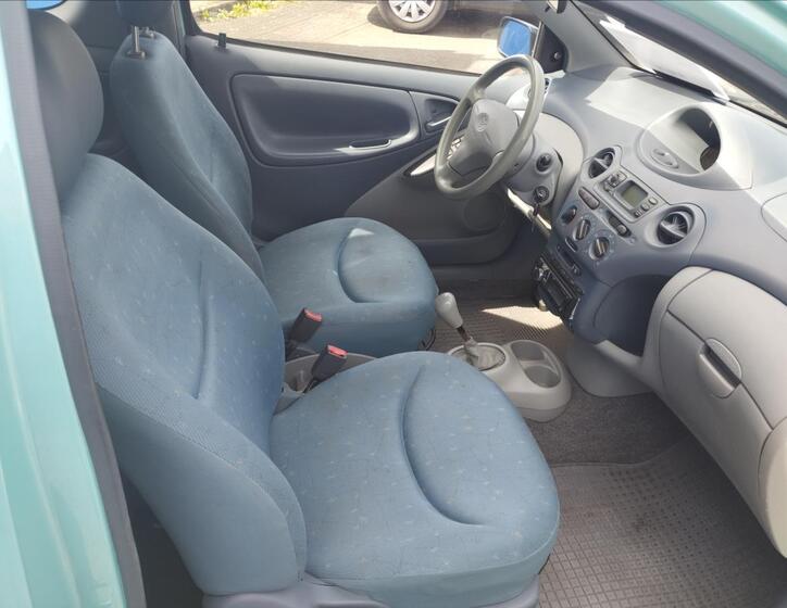 Toyota Yaris 8