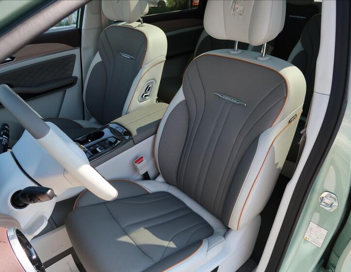 Dongfeng U-Tour 10
