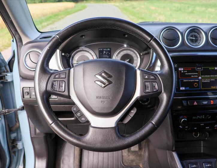 Suzuki Vitara 16