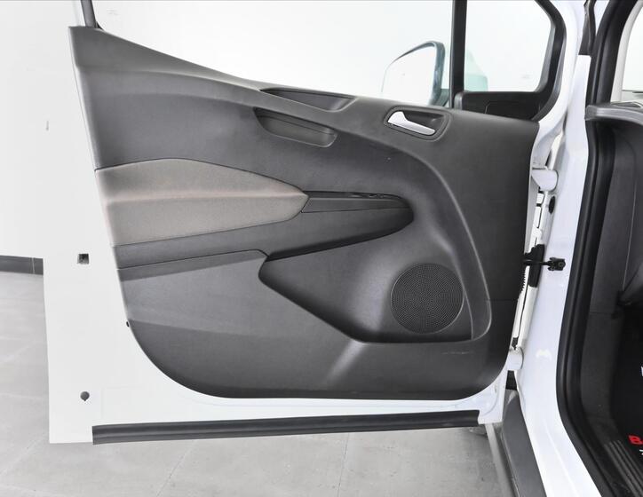 Ford Tourneo Courier 22