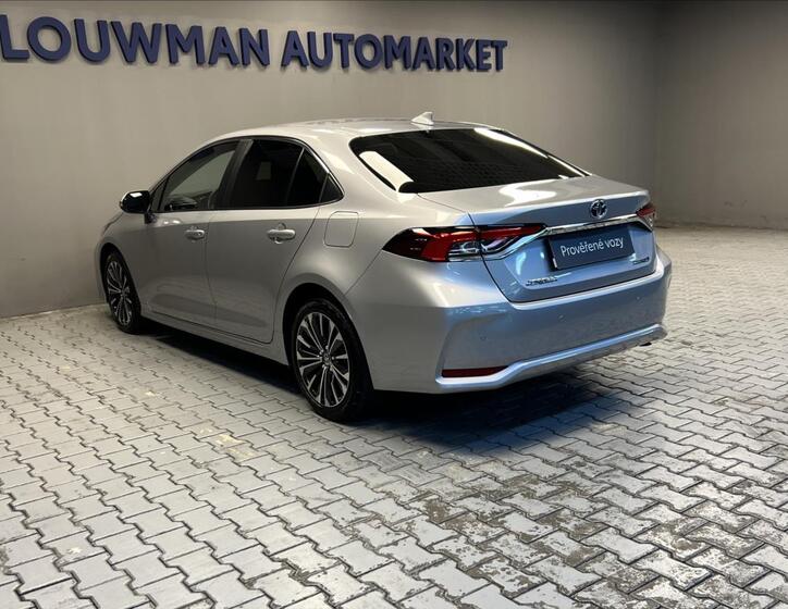 Toyota Corolla 16