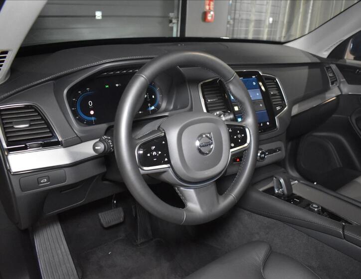 Volvo XC90 13