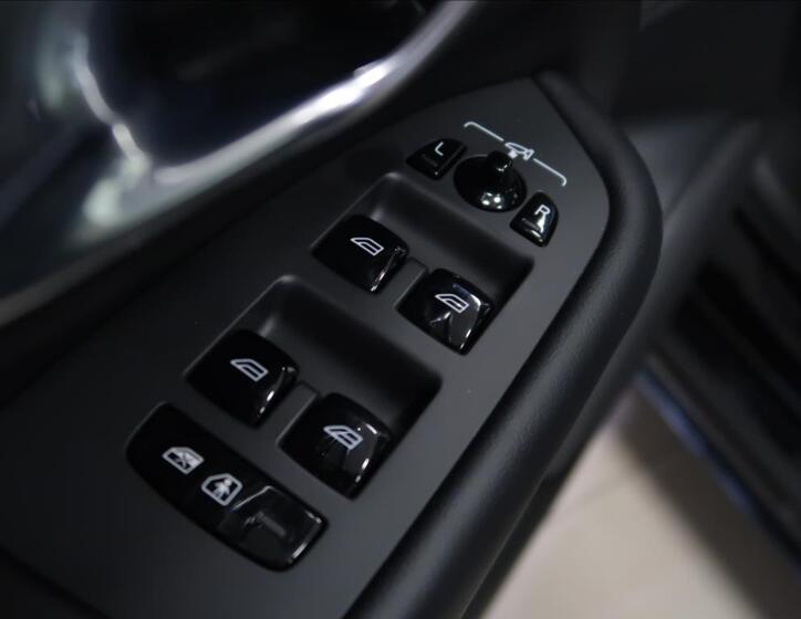 Volvo XC90 17