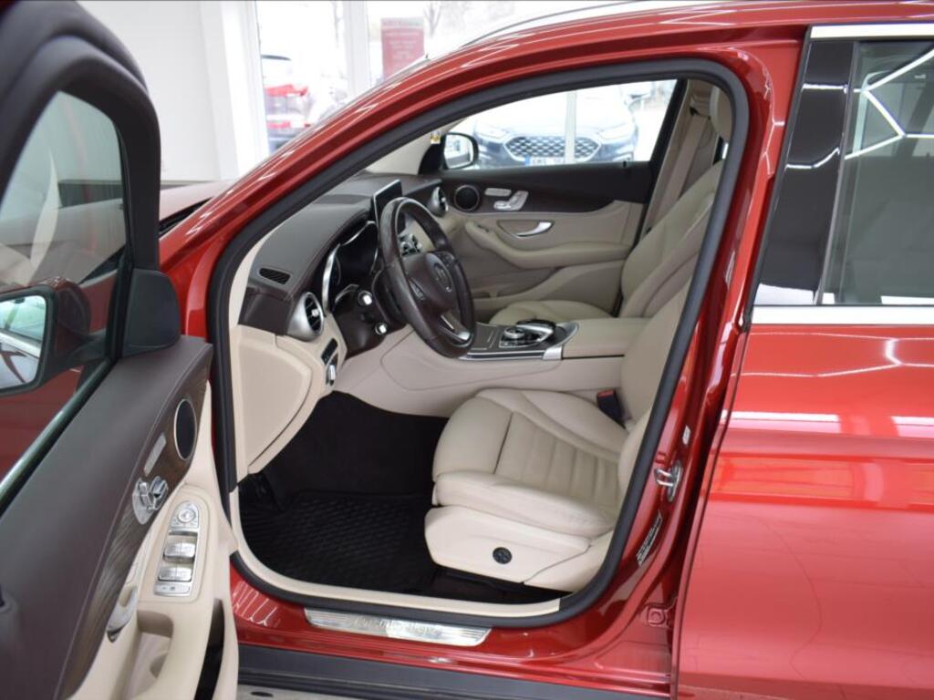 Mercedes-Benz GLC 10