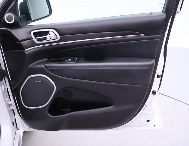 Jeep Grand Cherokee 14