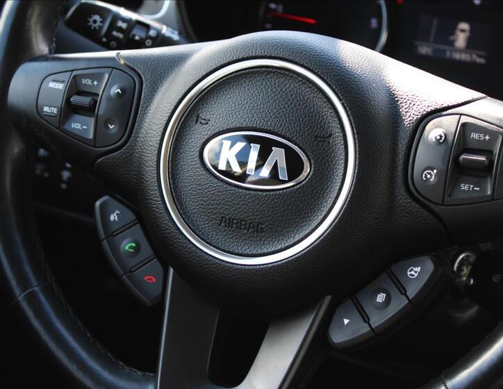 KIA Carens 17