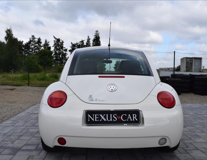 Volkswagen New Beetle 6