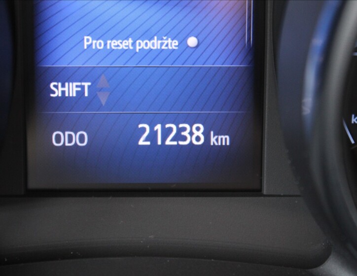Toyota Auris 9