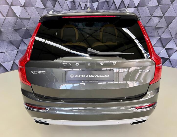 Volvo XC90 6