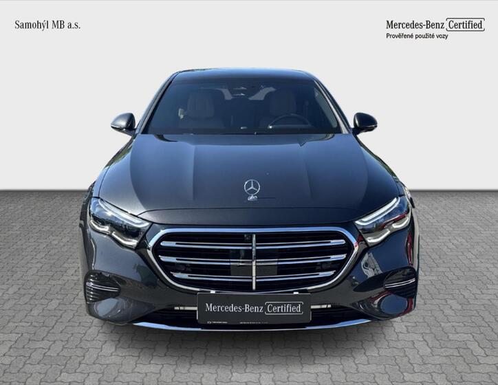 Mercedes-Benz Třídy E 8