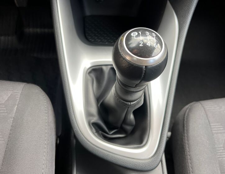 Toyota Yaris 23