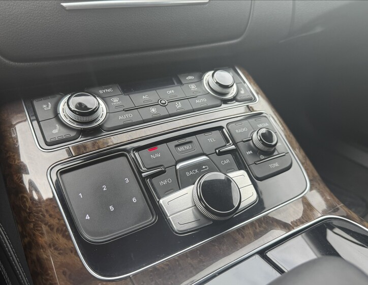 Audi A8 21