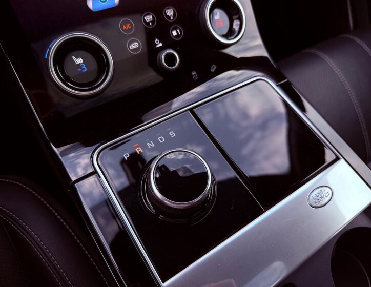 Land Rover Range Rover Velar 29