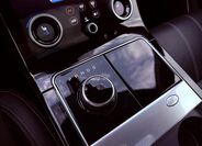 Land Rover Range Rover Velar 29