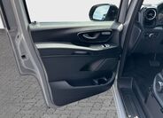 Mercedes-Benz Vito 9