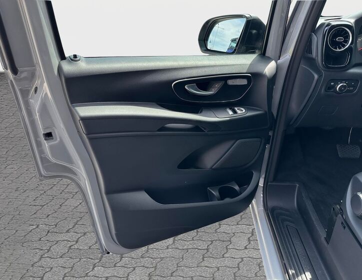 Mercedes-Benz Vito 9