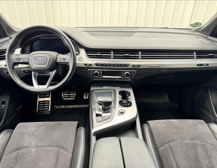 Audi Q7 26