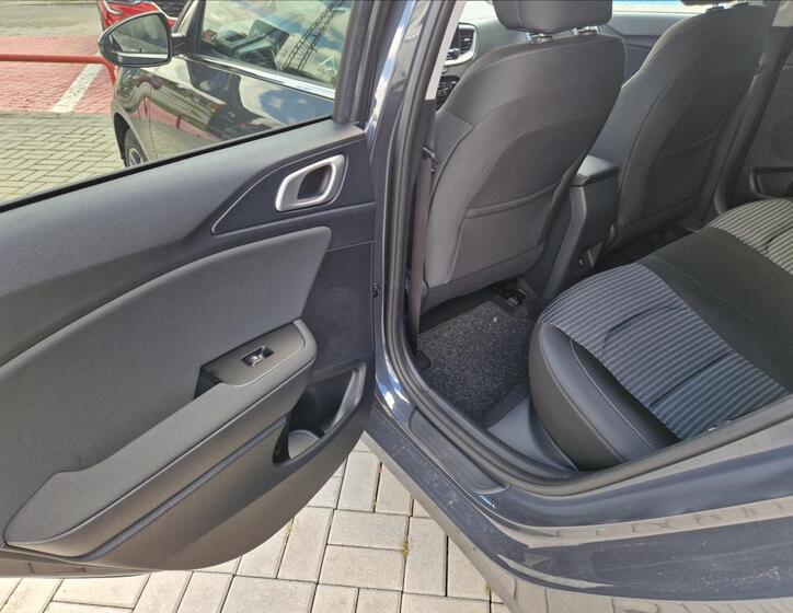 KIA Ceed 10