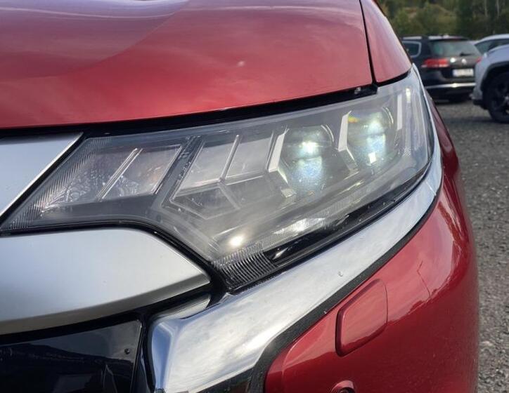 Mitsubishi Outlander 7