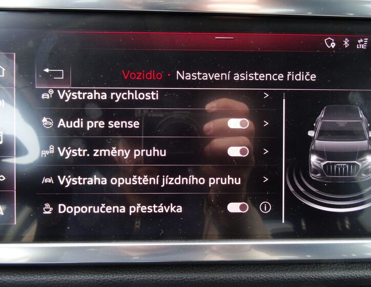 Audi Q3 9