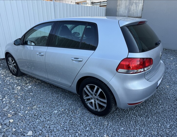 Volkswagen Golf 10
