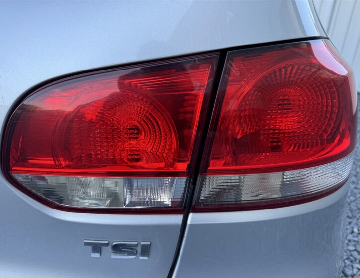 Volkswagen Golf 16