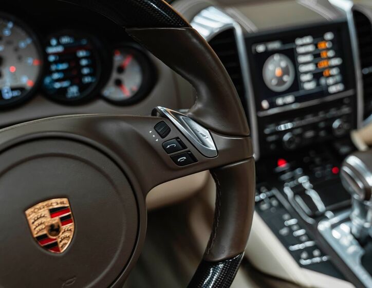 Porsche Cayenne 12