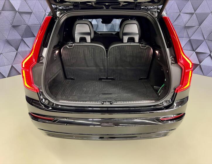 Volvo XC90 32