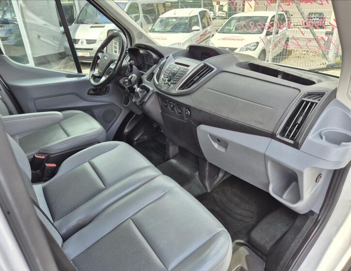 Ford Transit 19