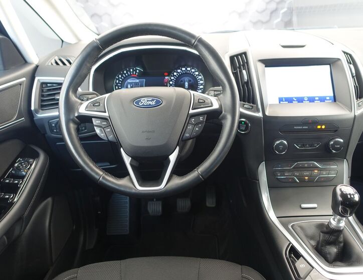 Ford S-MAX 9