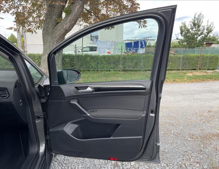 Volkswagen Touran 27