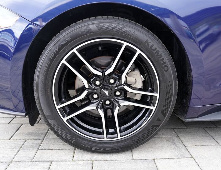 Ford Mustang 21