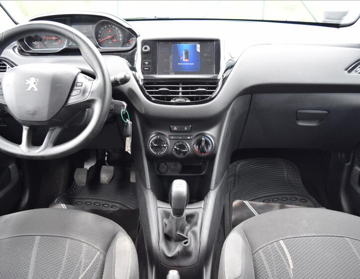 Peugeot 208 24