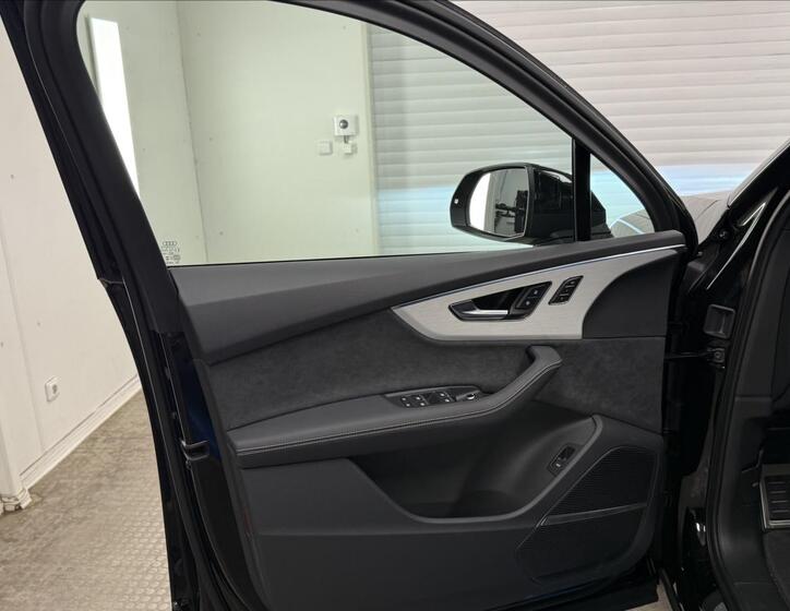 Audi Q7 30